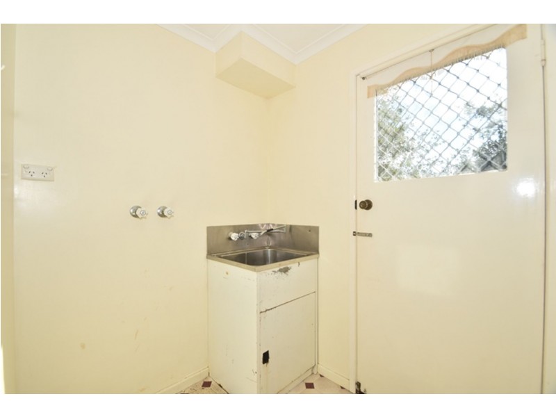 4/15 Edith Street, Newtown QLD 4350