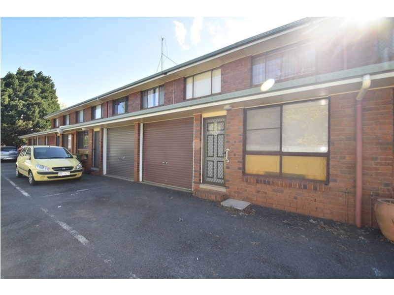 4/15 Edith Street, Newtown QLD 4350