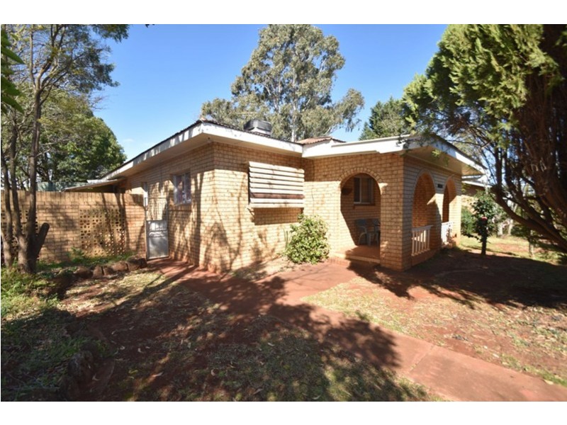 40 Tara Street, Wilsonton QLD 4350