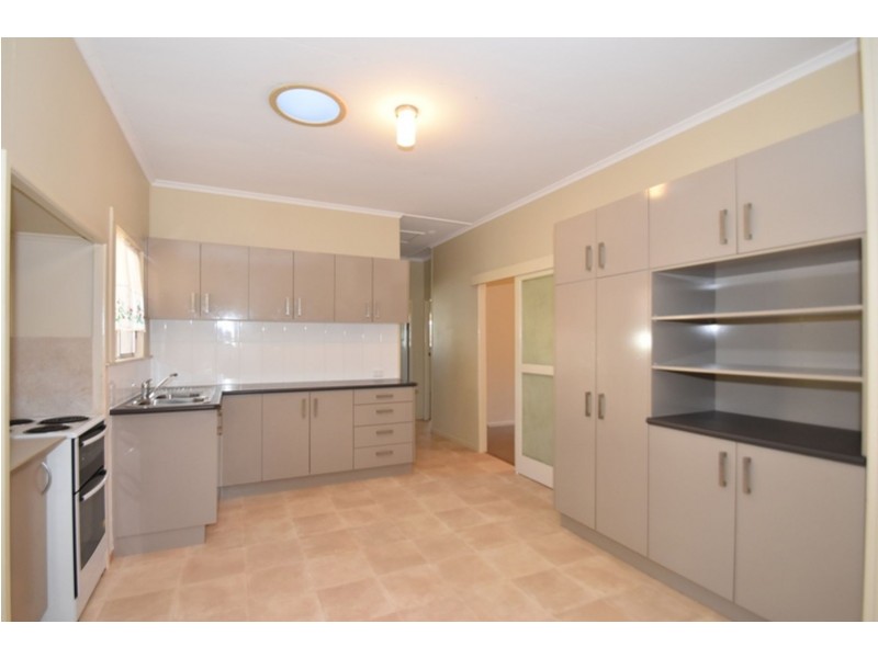 40 Tara Street, Wilsonton QLD 4350