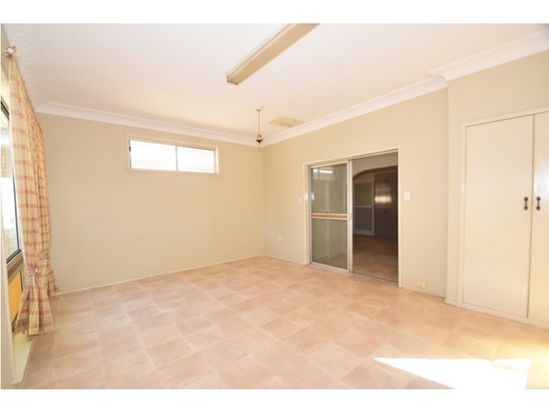 40 Tara Street, Wilsonton QLD 4350