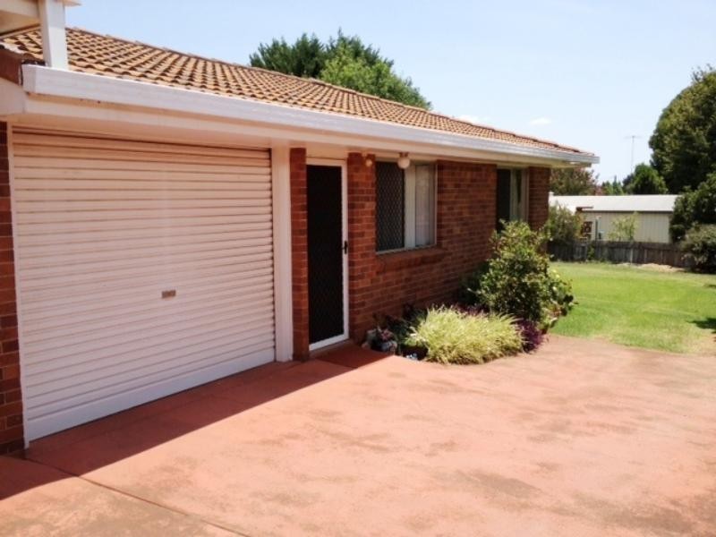 2/3 Hickey Street, East Toowoomba QLD 4350