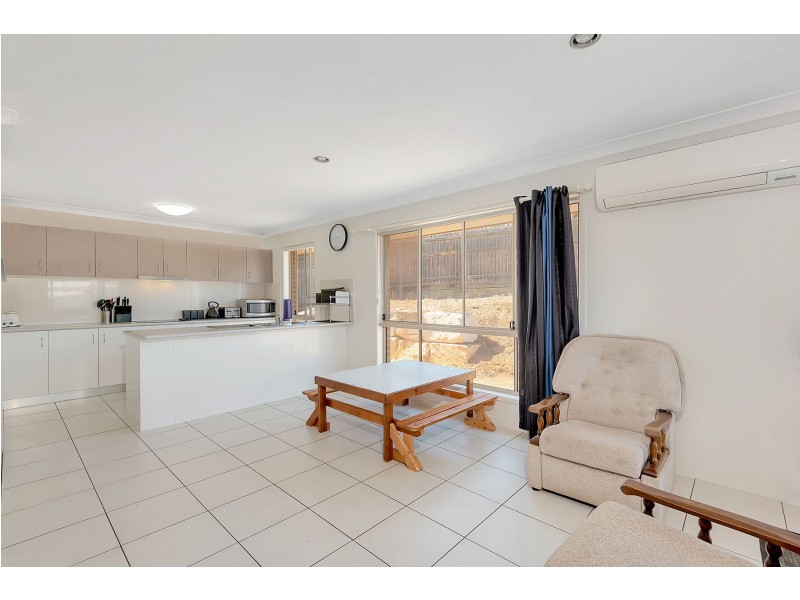8 Camden Court, Oakey QLD 4401