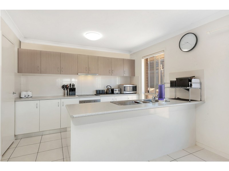 8 Camden Court, Oakey QLD 4401