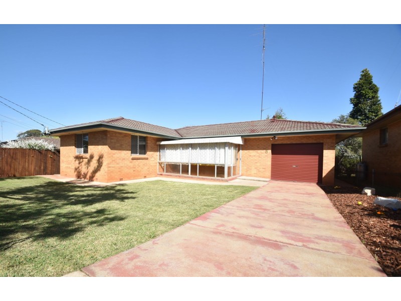 5 Farr Street, Kearneys Spring QLD 4350