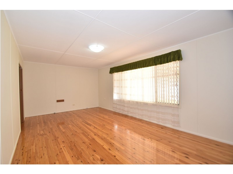 5 Farr Street, Kearneys Spring QLD 4350