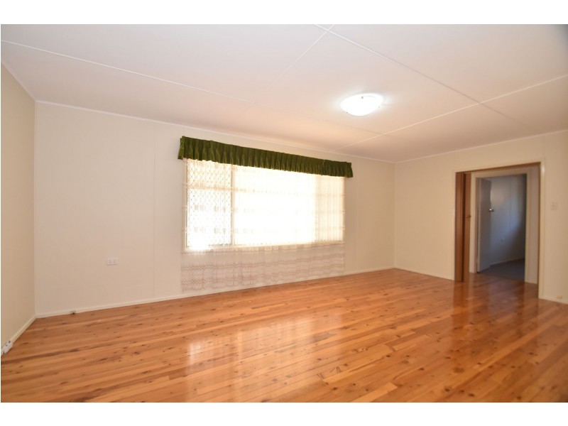 5 Farr Street, Kearneys Spring QLD 4350