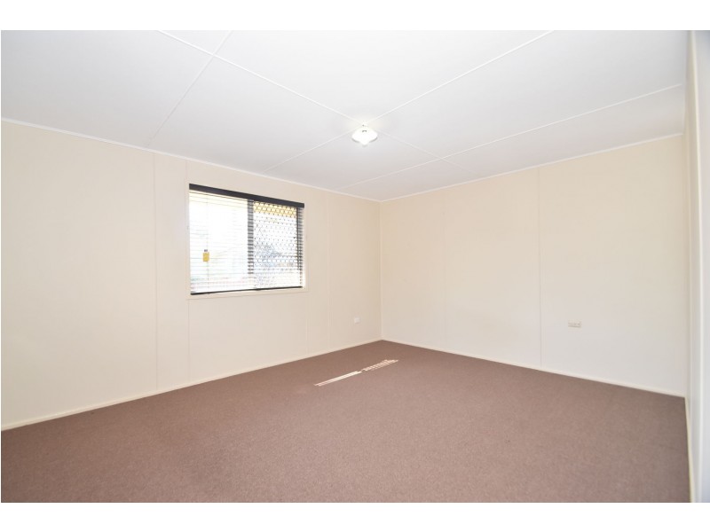 5 Farr Street, Kearneys Spring QLD 4350