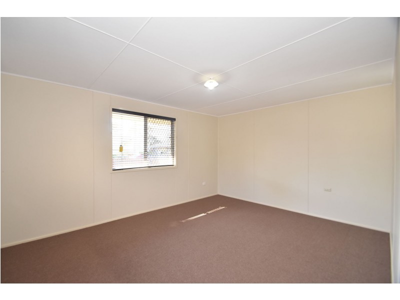 5 Farr Street, Kearneys Spring QLD 4350