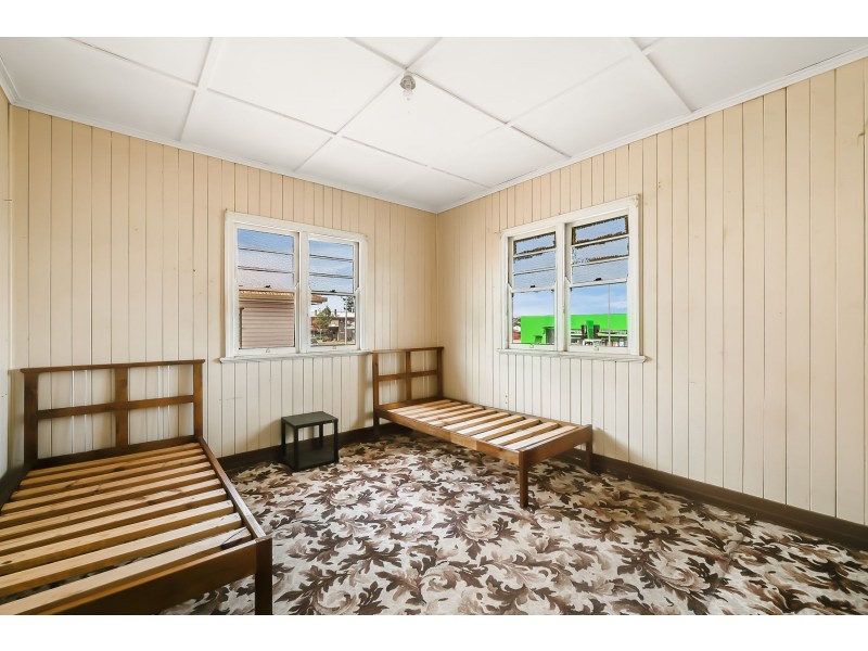 184 Ruthven Street, North Toowoomba QLD 4350