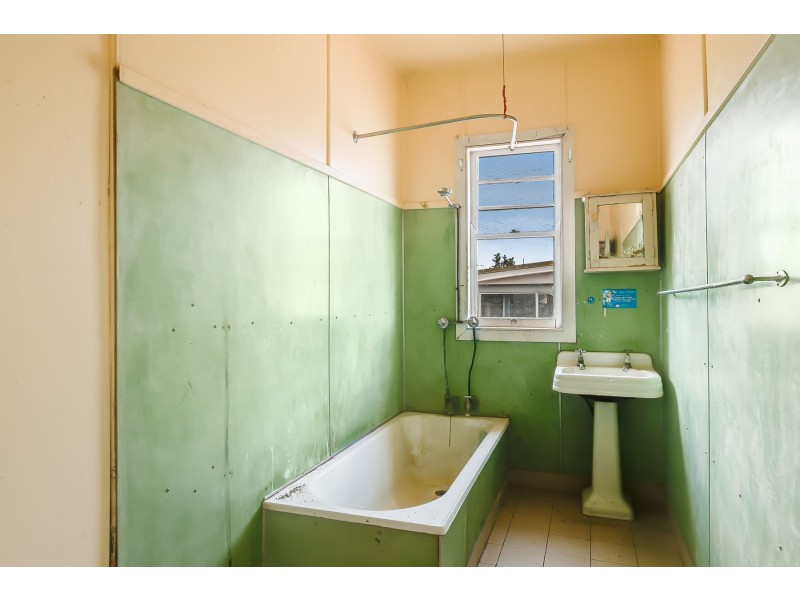 184 Ruthven Street, North Toowoomba QLD 4350