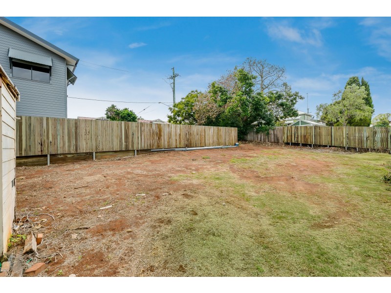184 Ruthven Street, North Toowoomba QLD 4350