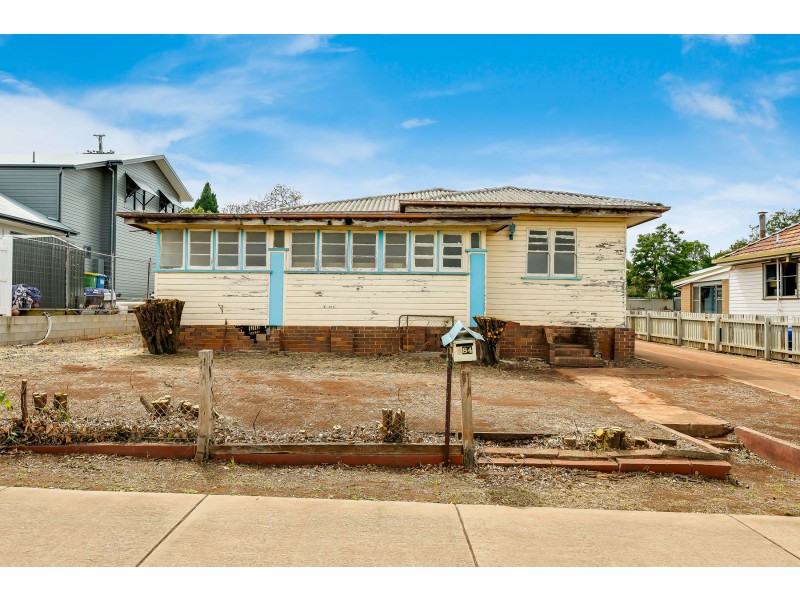 184 Ruthven Street, North Toowoomba QLD 4350