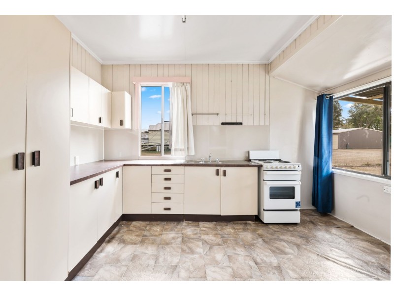 14 John Street, Goombungee QLD 4354