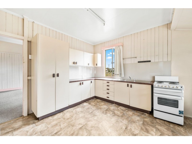 14 John Street, Goombungee QLD 4354