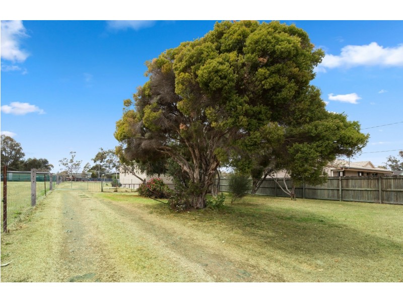 14 John Street, Goombungee QLD 4354