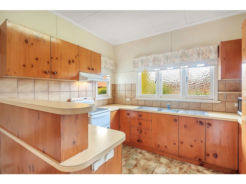 1 Allenby Street, Newtown QLD 4350