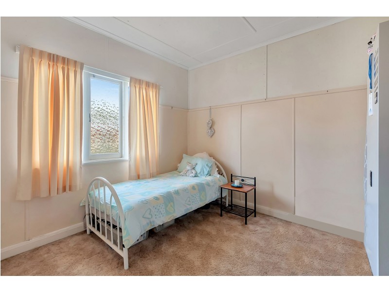 1 Allenby Street, Newtown QLD 4350