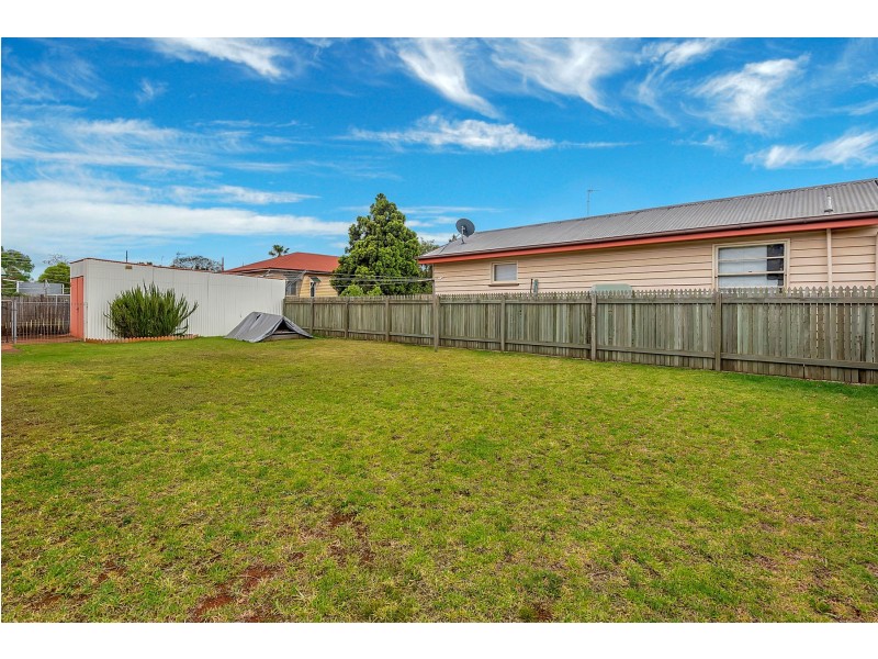 1 Allenby Street, Newtown QLD 4350