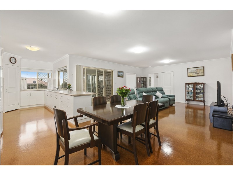 2 McCallum Court, Middle Ridge QLD 4350