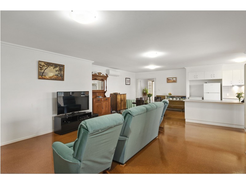 2 McCallum Court, Middle Ridge QLD 4350