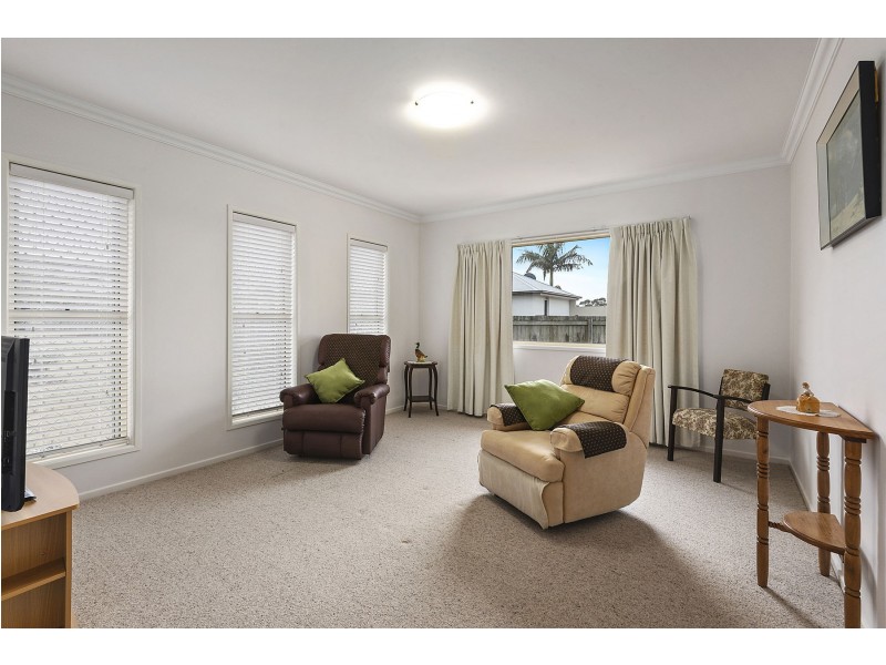 2 McCallum Court, Middle Ridge QLD 4350