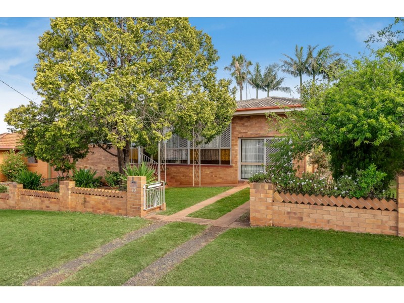 10 Hunter Street, Centenary Heights QLD 4350