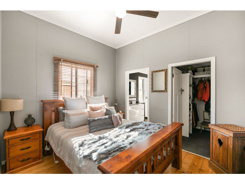 19 Edmund Street, Newtown QLD 4350