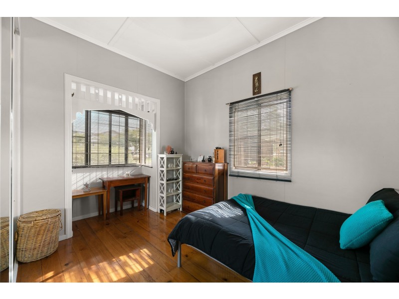19 Edmund Street, Newtown QLD 4350