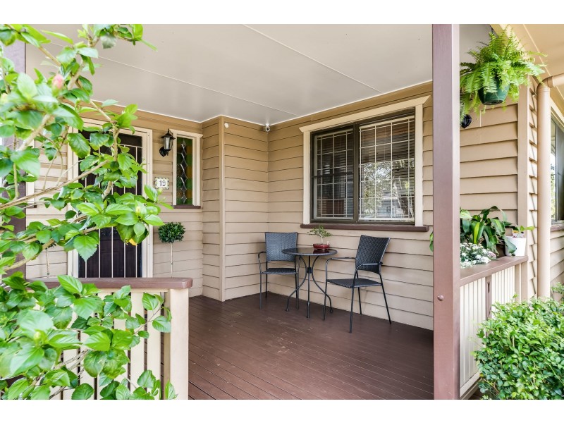 19 Edmund Street, Newtown QLD 4350