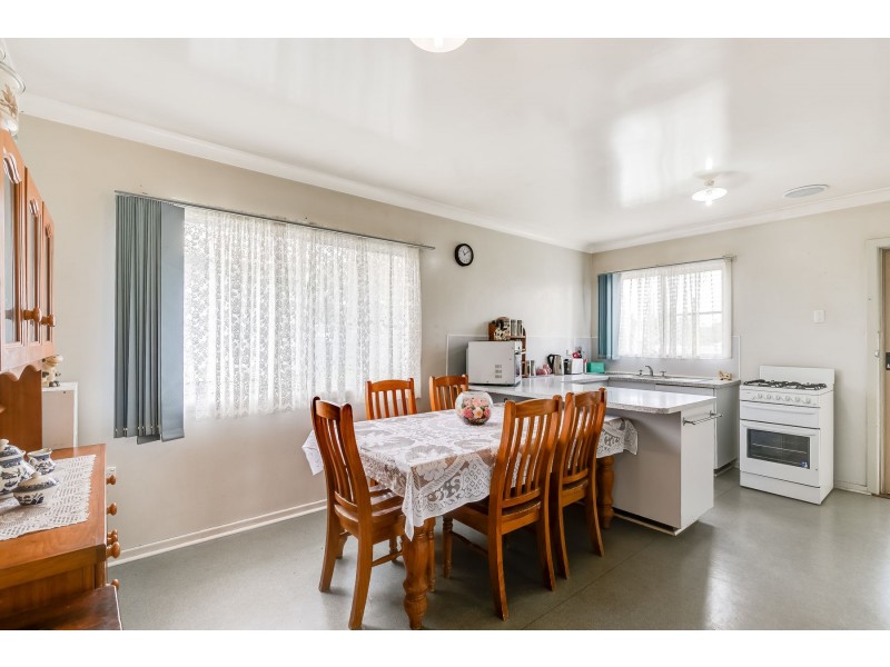 24 Walsh Street, Harlaxton QLD 4350