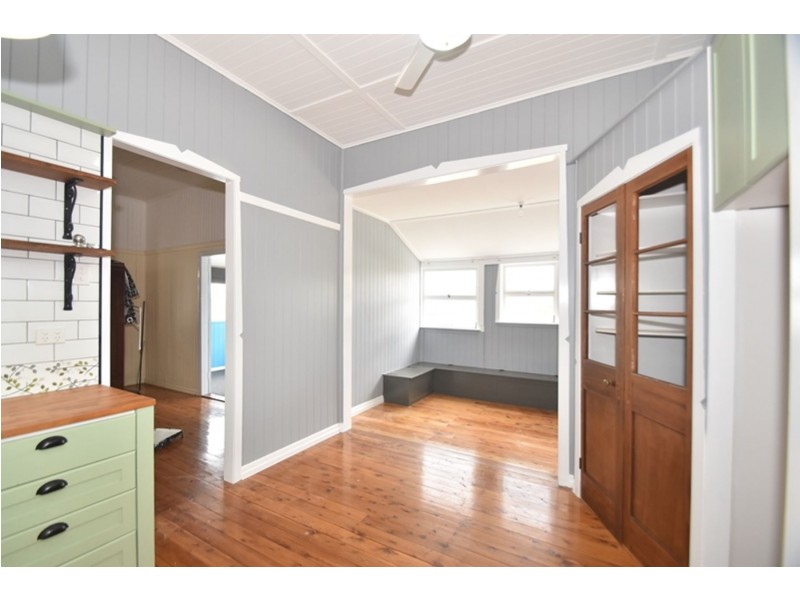 6 Peak Street, Harristown QLD 4350