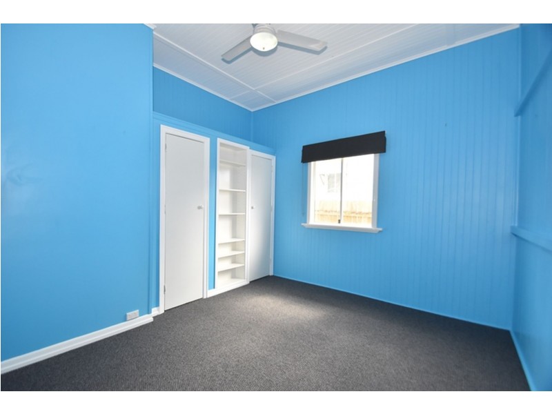 6 Peak Street, Harristown QLD 4350