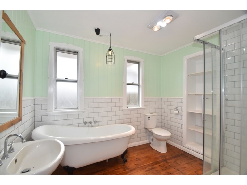 6 Peak Street, Harristown QLD 4350