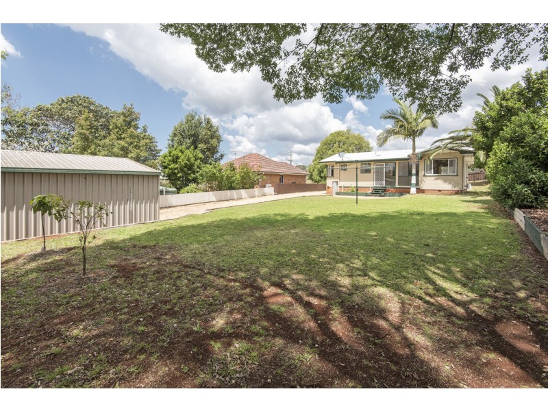111 Long Street, South Toowoomba QLD 4350