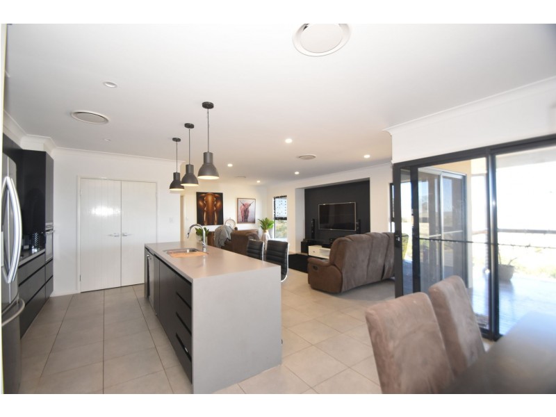 45 Federation Drive, Highfields QLD 4352