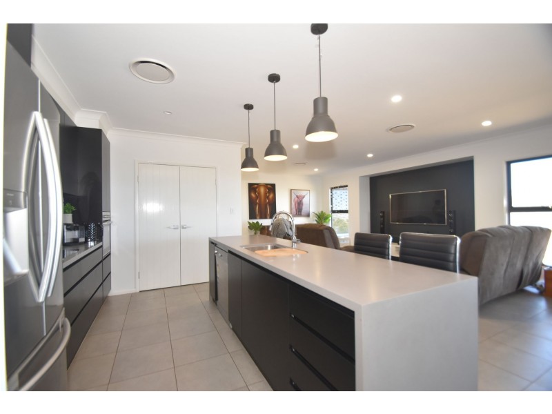 45 Federation Drive, Highfields QLD 4352