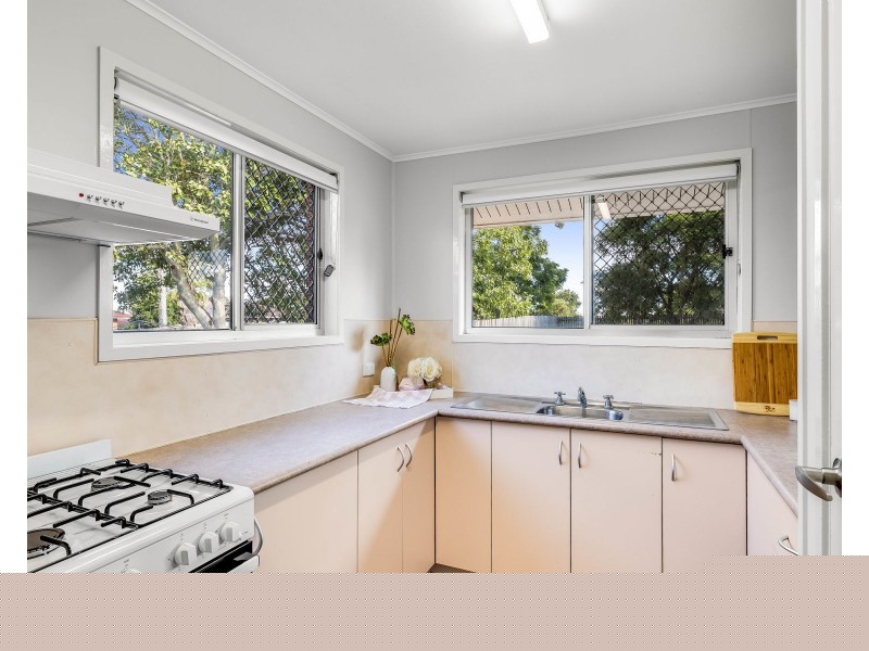 20 Charter Crescent, Rockville QLD 4350