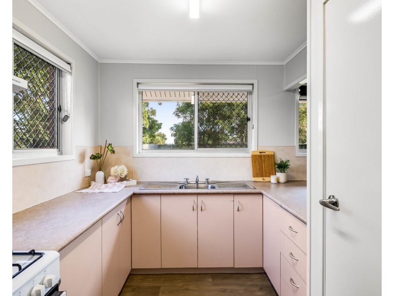 20 Charter Crescent, Rockville QLD 4350