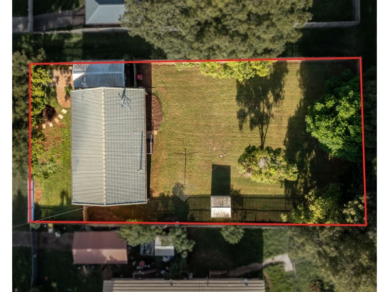 20 Charter Crescent, Rockville QLD 4350