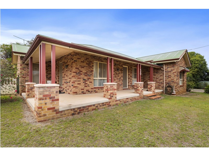 30 Mocatta Street, Goombungee QLD 4354