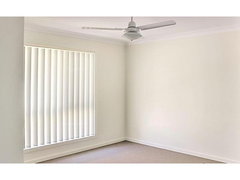 4 Preston Court, Glenvale QLD 4350