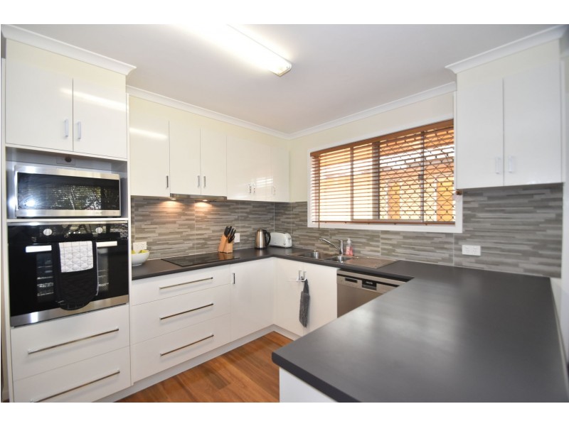 5 Sampson Street, Wilsonton QLD 4350