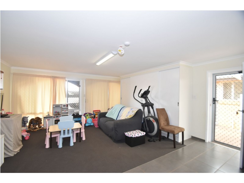 5 Sampson Street, Wilsonton QLD 4350