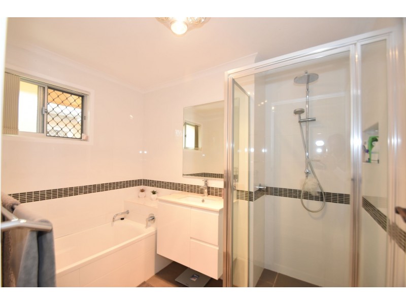 5 Sampson Street, Wilsonton QLD 4350