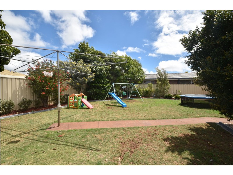 5 Sampson Street, Wilsonton QLD 4350