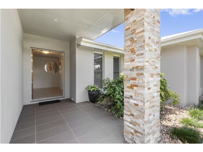 19 Stedman Street, Middle Ridge QLD 4350