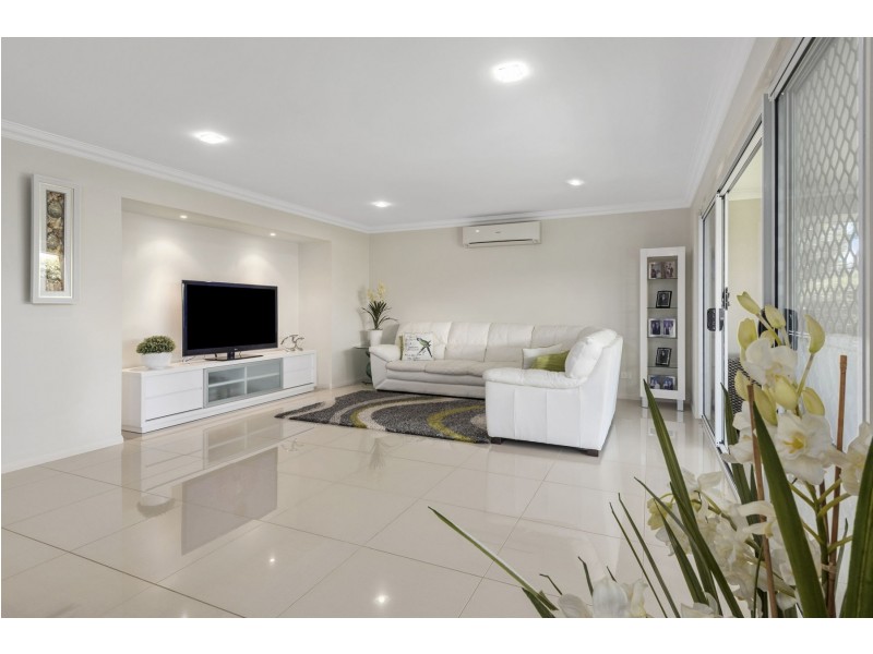 19 Stedman Street, Middle Ridge QLD 4350