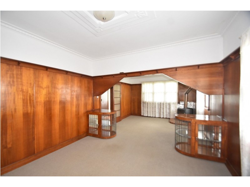 35 Gladstone Street, Newtown QLD 4350