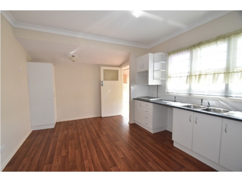 35 Gladstone Street, Newtown QLD 4350